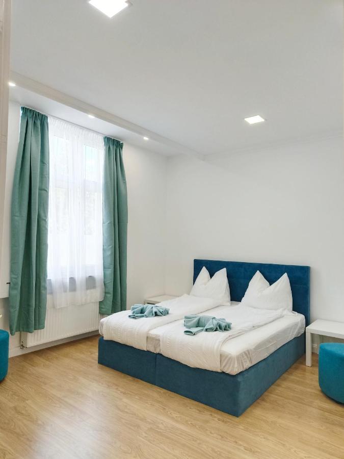 Ruyi Holiday Шопрон Экстерьер фото