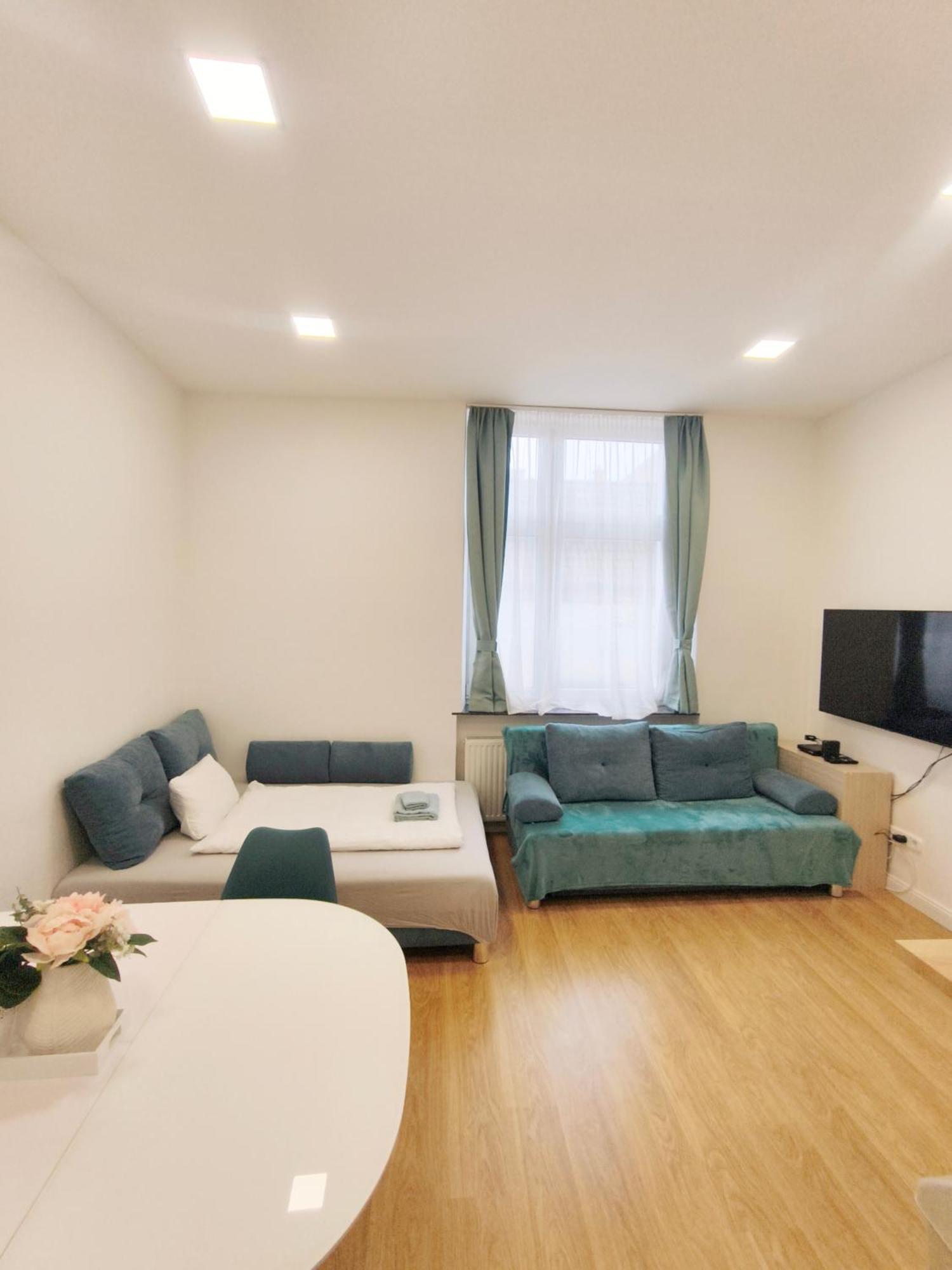 Ruyi Holiday Шопрон Экстерьер фото